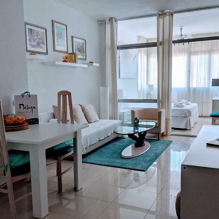 Home Away In The Heart Of Town 토레몰리노스 외부 사진