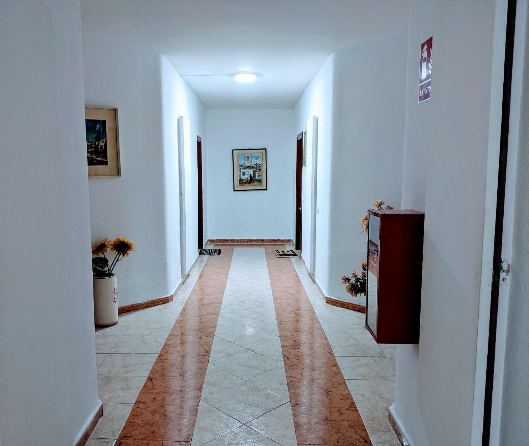 Home Away In The Heart Of Town 토레몰리노스 외부 사진