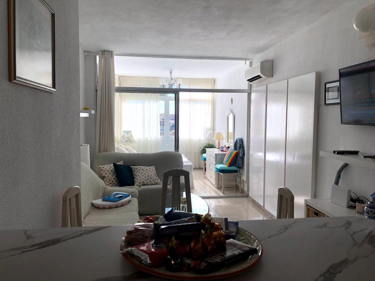 Home Away In The Heart Of Town 토레몰리노스 외부 사진