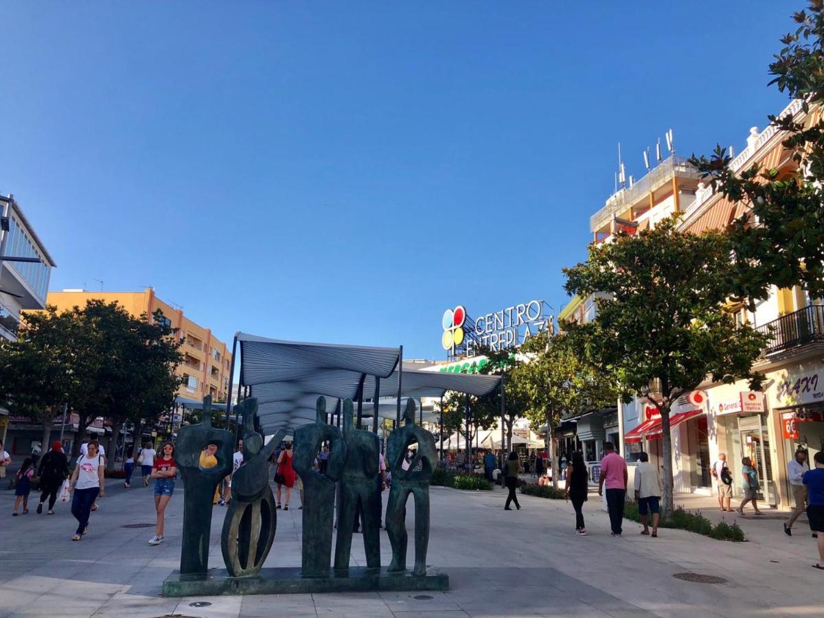 Home Away In The Heart Of Town 토레몰리노스 외부 사진