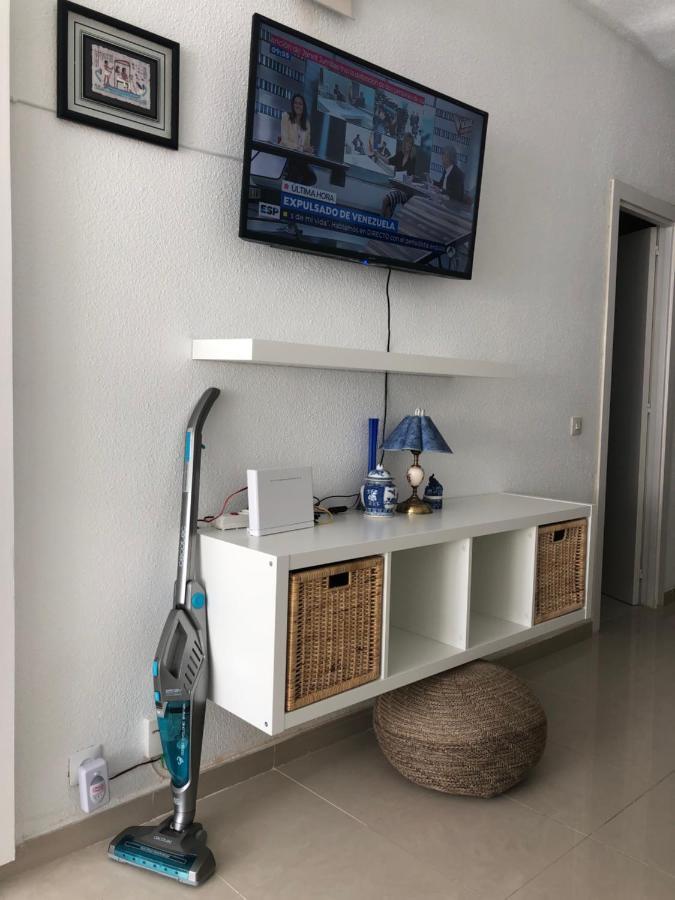 Home Away In The Heart Of Town 토레몰리노스 외부 사진